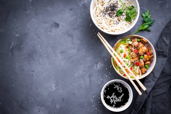 Fideos de estilo asiático — Foto de Stock