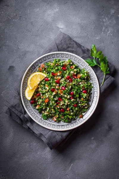 Tabbouleh salade met plaat — Stockfoto