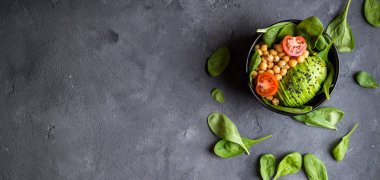 sağlıklı taze salata