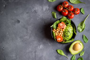 sağlıklı taze salata