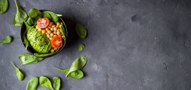 sağlıklı taze salata