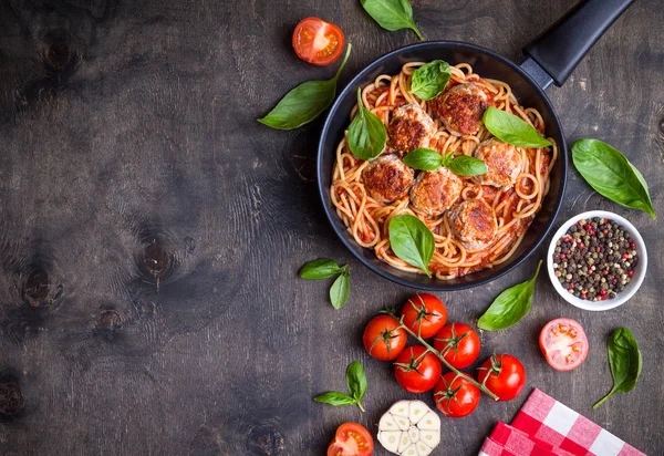 Espaguete com almôndegas — Fotografia de Stock