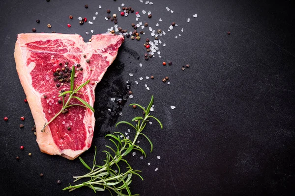 Çiğ mermer et biftek