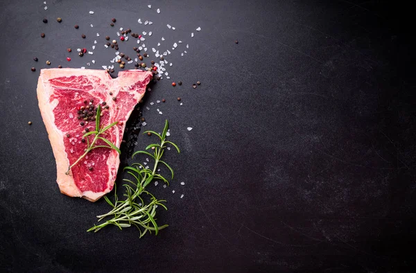 Çiğ mermer et biftek