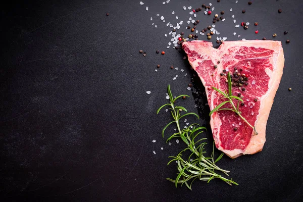 Çiğ mermer et biftek