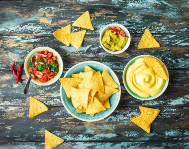 Cips ve çeşitli dips