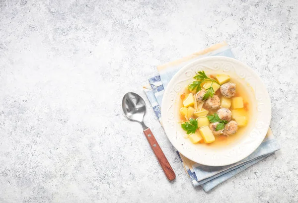 Zuppa di polpette di pollo — Foto Stock