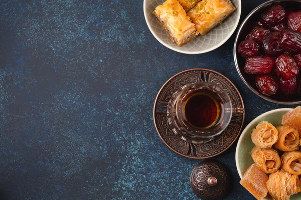Traditional Arab Fresh Hot Tea Time Sweets Baklava Dates Lokum — Stock Photo, Image