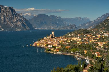 Malcesine şehir Garda Gölü ile birlikte, görüntüleme.