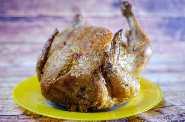 Yemek deseni. Arka planda kızarmış hindi ya da tavuk. Şenlikli aile yemeği. Yaratıcı tasarım kavramı