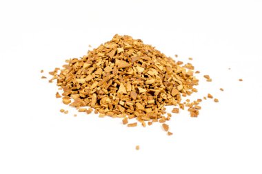 Granül granül hazır kahve yakın çekim, beyaz arka plan