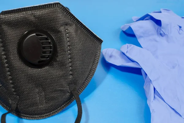 Медицинская Маска Синем Фоне Защитные Перчатки Личные — стоковое фото