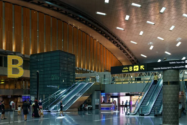 Doha, Katar-4 / 5 / 2016: Doha 'daki modern Hamad Uluslararası Havalimanı (DOH).