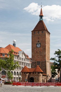 Nuremberg / Almanya-24 / 6 / 2012: Weisser Turm (Beyaz Kule).