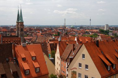 Nuremberg / Almanya-24 / 6 / 2012: Bir yaz gününde Nuremberg 'in çatıları.