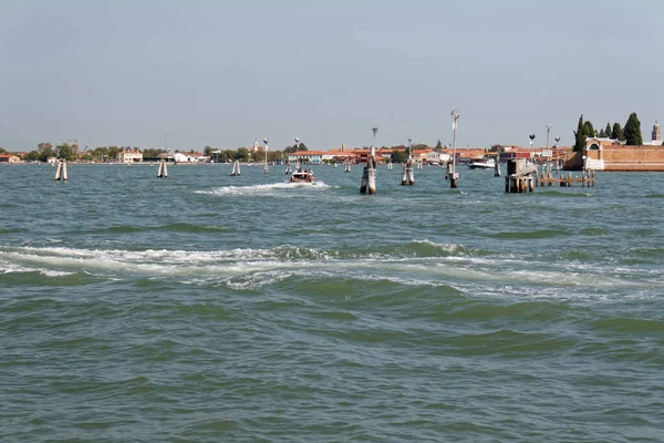 Sep 2011 Venedik Gölü Üzerindeki Rotayı Gösteren Işaretler Günün Saatinde — Stok fotoğraf