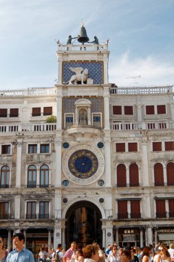 Sep 23 / 2011: Piazza San Marco 'daki Saat Kulesi (Torre dell' Orologio) ve aşağıdaki turist kalabalığı.