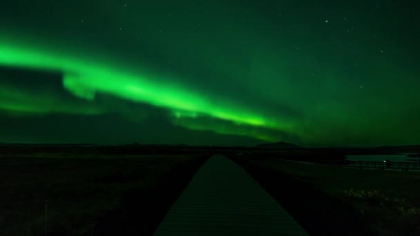 道路上的北极光 — 图库视频影像