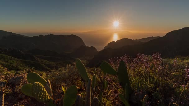 Atardecer Lapso Tiempo Sol Detrás Isla Sol Los Atunes — Vídeo de stock