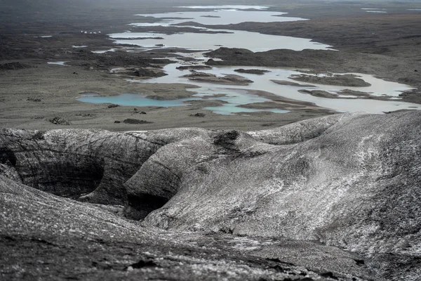 Έναν Παγετώνα Στην Ισλανδία Και Ένα Ποτάμι Από Γαλαζοπράσινα Νερά Φωτογραφία Αρχείου