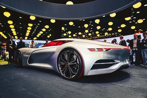 París, Francia - 29 de septiembre de 2016: Renault Trezor Concept se presenta en el Salón del Automóvil de París en la Porte de Versailles — Foto de Stock