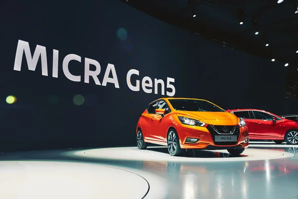 París, Francia - 29 de septiembre de 2016: Nissan Micra presenta en el Salón del Automóvil de París en la Porte de Versailles — Foto de Stock