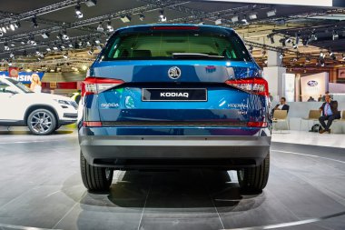 Paris, Fransa - 29 Eylül 2016: 2017 Skoda Kodiaq, Porte de Versailles'daki Paris Otomobil Fuarı'nda tanıtıldı