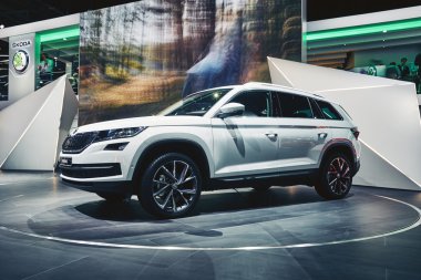 Paris, Fransa - 29 Eylül 2016: 2017 Skoda Kodiaq, Porte de Versailles'daki Paris Otomobil Fuarı'nda tanıtıldı