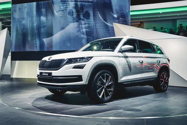 Paryż, Francja-29 września 2016:2017 Skoda Kodiaq prezentowane na paryskim Motor Show w Porte de Versailles — Zdjęcie stockowe