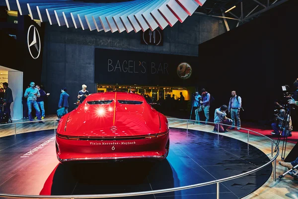 프랑스 파리 - 2016년 9월 29일: 2016 메르세데스-메이바흐 6 컨셉이 포르트 드 베르사유에서 열린 파리 모터쇼에서 선보였다. — 스톡 사진