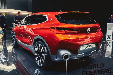 Paris, Fransa - 29 Eylül 2016: 2016 Bmw X2 Concept, Porte de Versailles'daki Paris Otomobil Fuarı'nda tanıtıldı