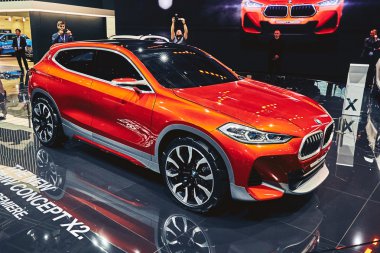 Paris, Fransa - 29 Eylül 2016: 2016 Bmw X2 Concept, Porte de Versailles'daki Paris Otomobil Fuarı'nda tanıtıldı