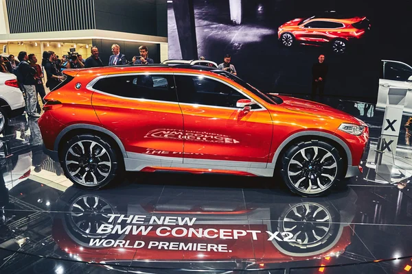 Paryż, Francja-29 września 2016:2016 BMW X2 Concept zaprezentowane na paryskim Motor Show w Porte de Versailles — Zdjęcie stockowe