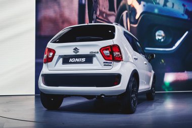 Paris, Fransa - 29 Eylül 2016: 2017 Suzuki Ignis, Porte de Versailles'daki Paris Otomobil Fuarı'nda tanıtıldı