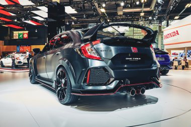 Paris, Fransa - Eylül 29, 2016:2016 Honda Civic türü R prototip Porte de Versailles Paris Motor Show üzerinde sunulan