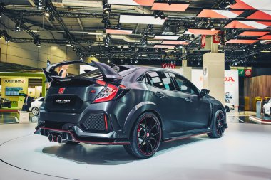 Paris, Fransa - Eylül 29, 2016:2016 Honda Civic türü R prototip Porte de Versailles Paris Motor Show üzerinde sunulan