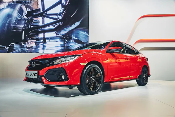 Paris, Fransa - Eylül 29, 2016:2016 Honda Civic Hatchback Porte de Versailles Paris Motor Show üzerinde sunulan