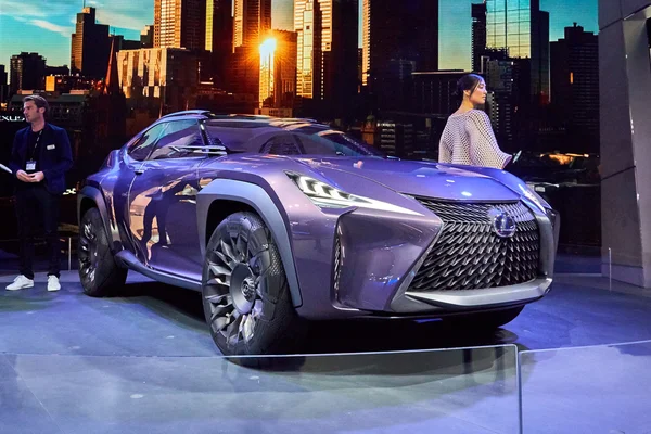 Paris, Fransa - Eylül 29, 2016:2016 Lexus Porte de Versailles Paris Motor Show üzerinde sunulan Ux kavramı