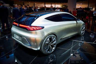 Frankfurt, Almanya - Eylül 12, 2017: 2017 Mercedes-Benz Eqa 67-th Frankfurt Uluslararası Motor Show(Iaa) Messe Frankfurt sunulan konsept