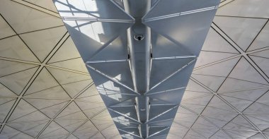 Modern kamu binalarında tavan yapısı