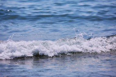 Kıbrıs Rum Kesimi Larnaka 'nın güneş yansımalı sıcak dalgaları