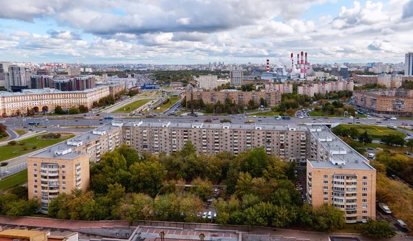 Moskova 'daki geniş caddenin panoramik hava manzarası dramatik bir şekilde — Stok fotoğraf
