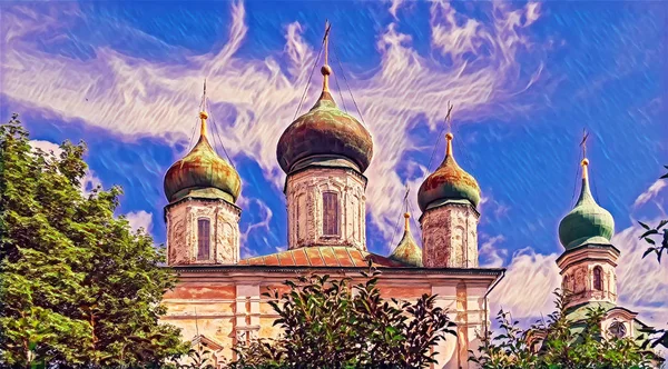 Фотографії старих веж давньої православної церкви Пе — стокове фото