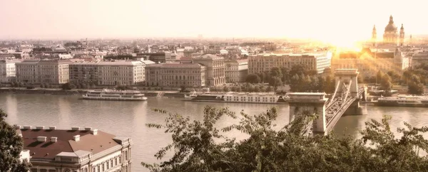 Vue Vibrante Charnière Suspendue Sur Grand Fleuve Danube Été Budapest — Photo