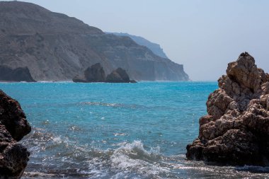 2018 yazında Kıbrıs 'ta Afrodit' in doğduğu yer yakınlarındaki ünlü mavi körfezin manzarası