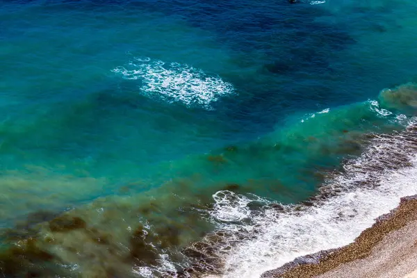 2018年夏季位于塞浦路斯阿佛洛狄忒诞生地附近的著名蓝湾景观 — 图库照片
