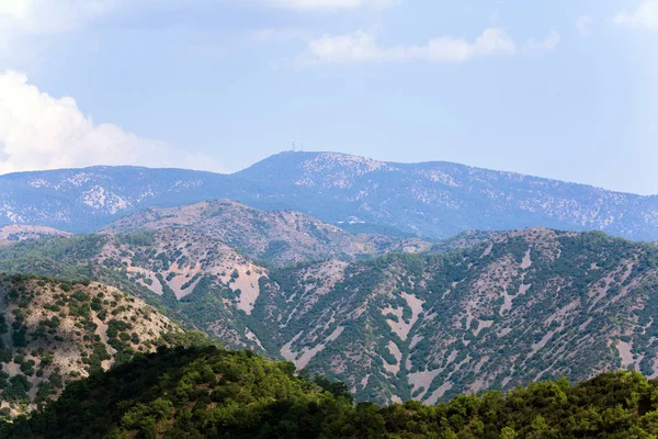 Berghellingen Met Bomen Terrassen Wegen Troodos Regio Cyprus — Stockfoto