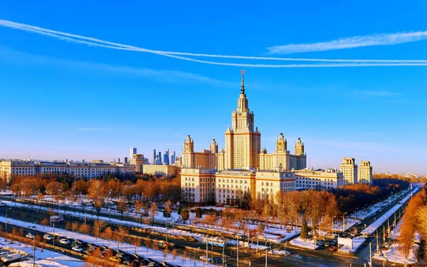 Lebendiger Sonniger Blick Auf Den Wintercampus Der Berühmten Russischen Universität — Stockfoto