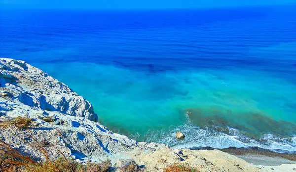 2018 Yazında Kıbrıs Afrodit Doğduğu Yer Yakınlarındaki Ünlü Mavi Zümrüt — Stok fotoğraf