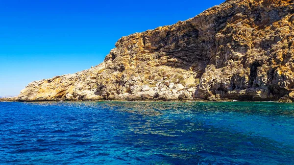 Brillante Mar Azul Cálido Chipre Con Reflejos Agradables Del Sol — Foto de Stock